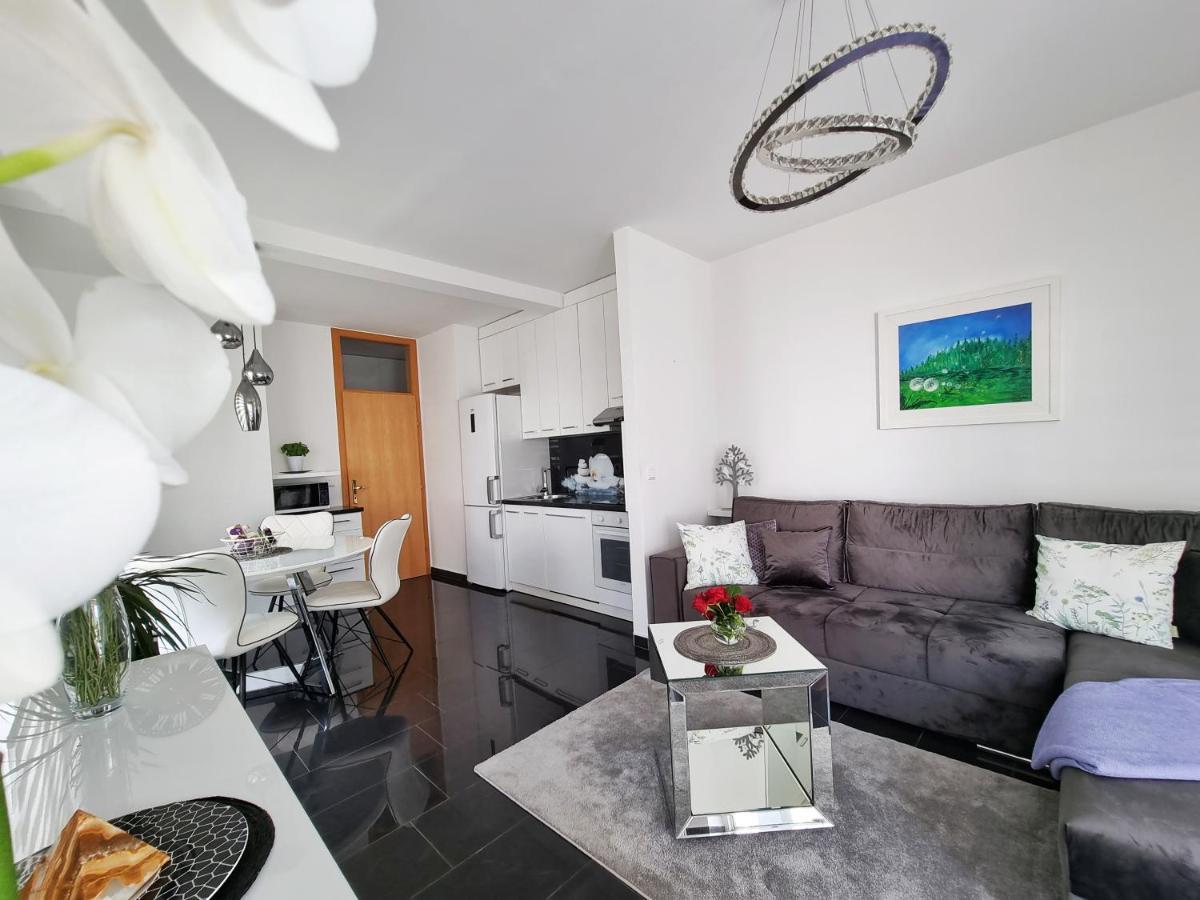 Deluxe Novalja Appartement Buitenkant foto