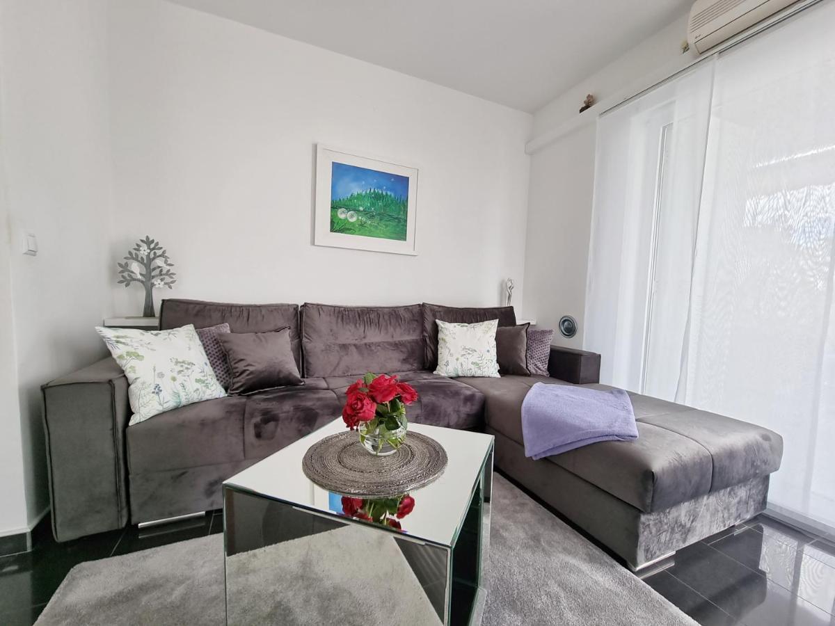 Deluxe Novalja Appartement Buitenkant foto