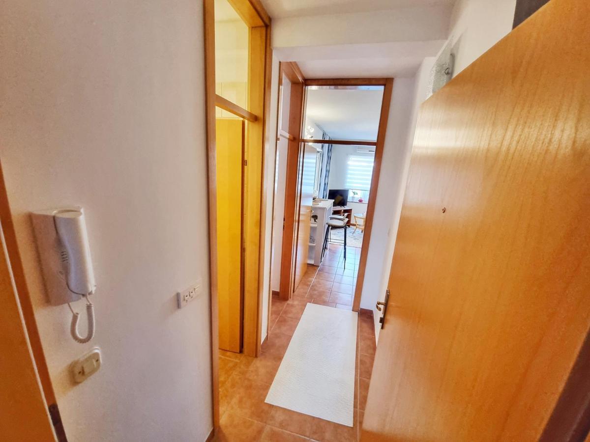 Deluxe Novalja Appartement Buitenkant foto